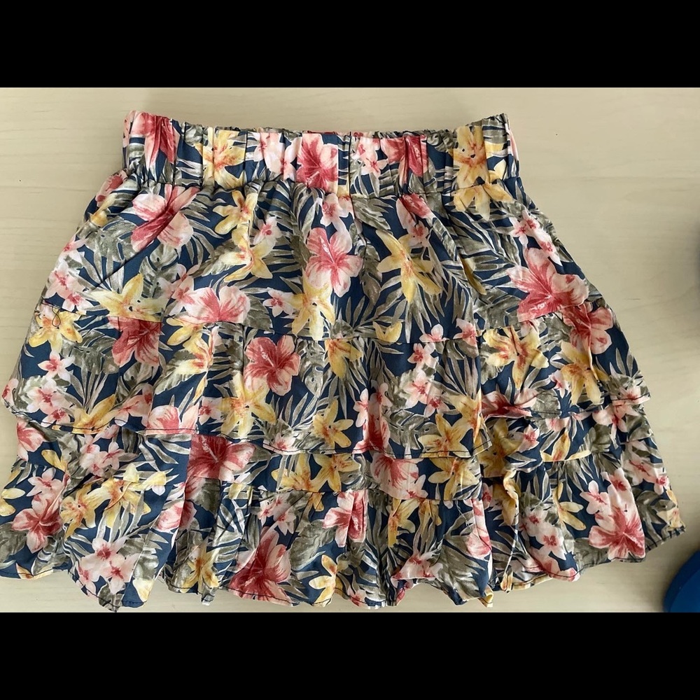 FOREVER 21 floral mini skirt